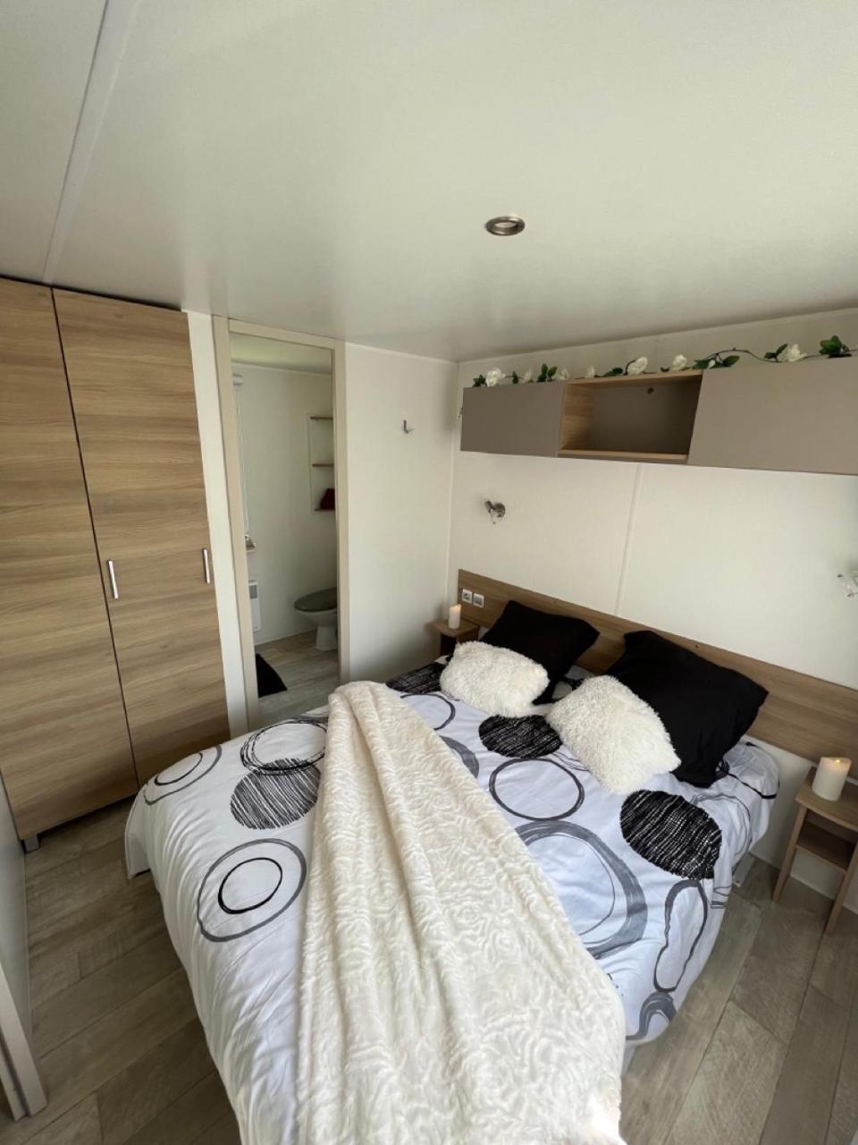 Mobil-Home 4 Etoiles Avec Piscine Proche De Blois Onzain Bagian luar foto