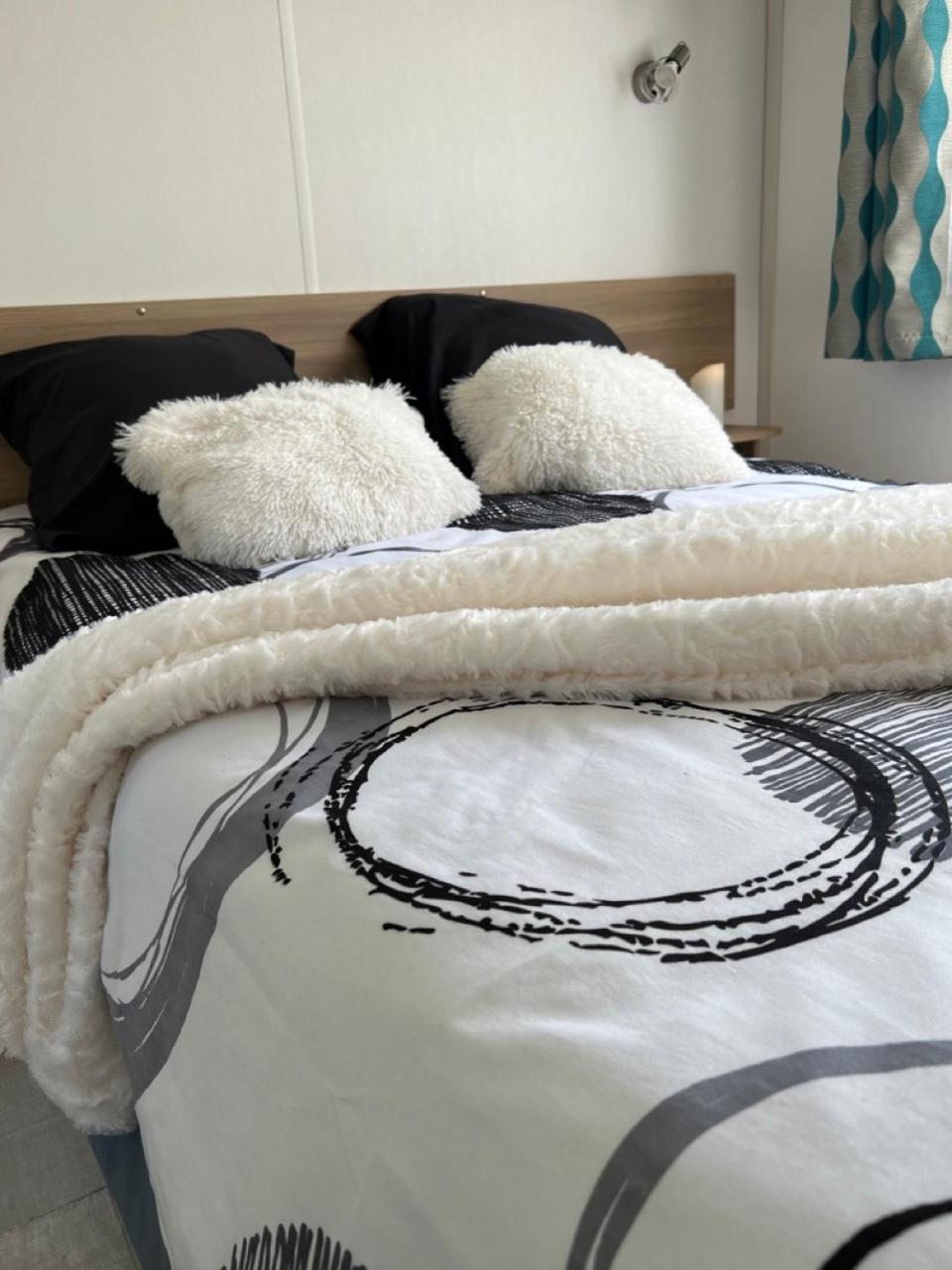Mobil-Home 4 Etoiles Avec Piscine Proche De Blois Onzain Bagian luar foto